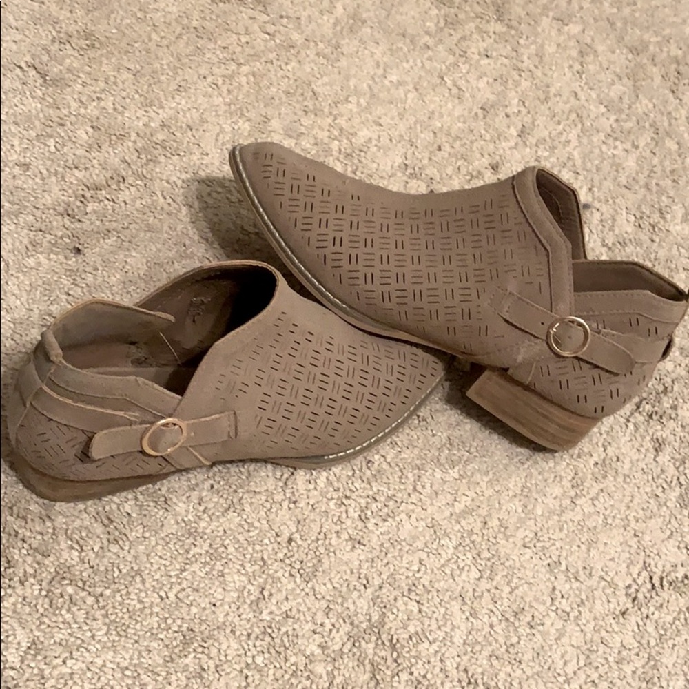 Cato brand size 11 booties. 1.5 inch heel. Comfy!